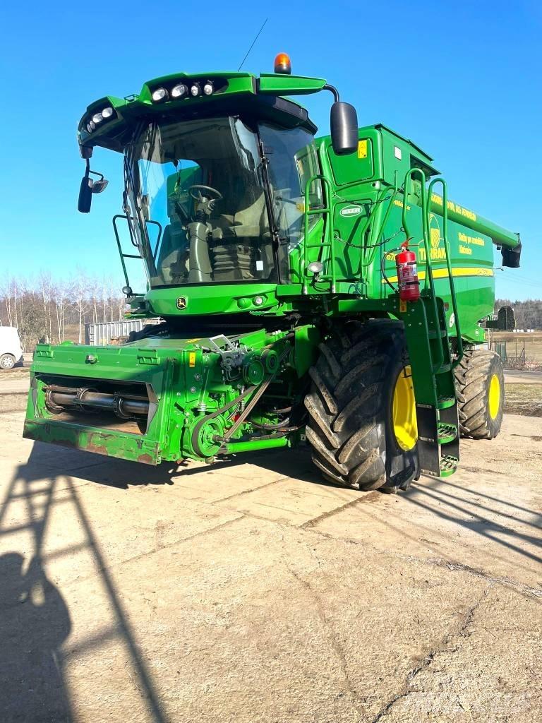 John Deere T 670 i Skurtreskere