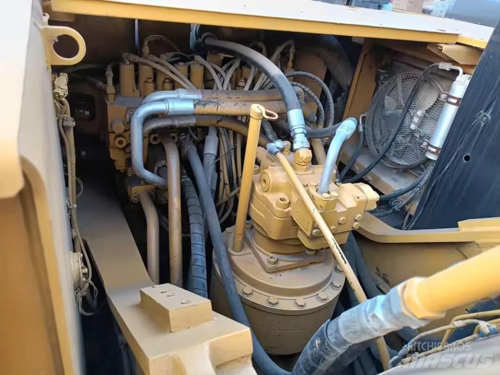 CAT 324 D Beltegraver