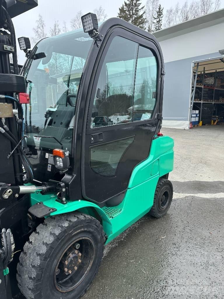 Mitsubishi FD 35 N Diesel Trucker