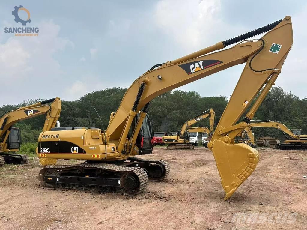 CAT 325 CL Beltegraver
