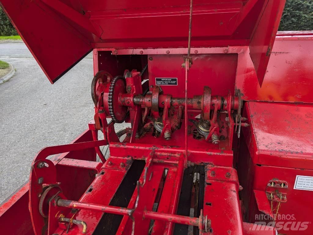 Massey Ferguson 124 Firkantpresser