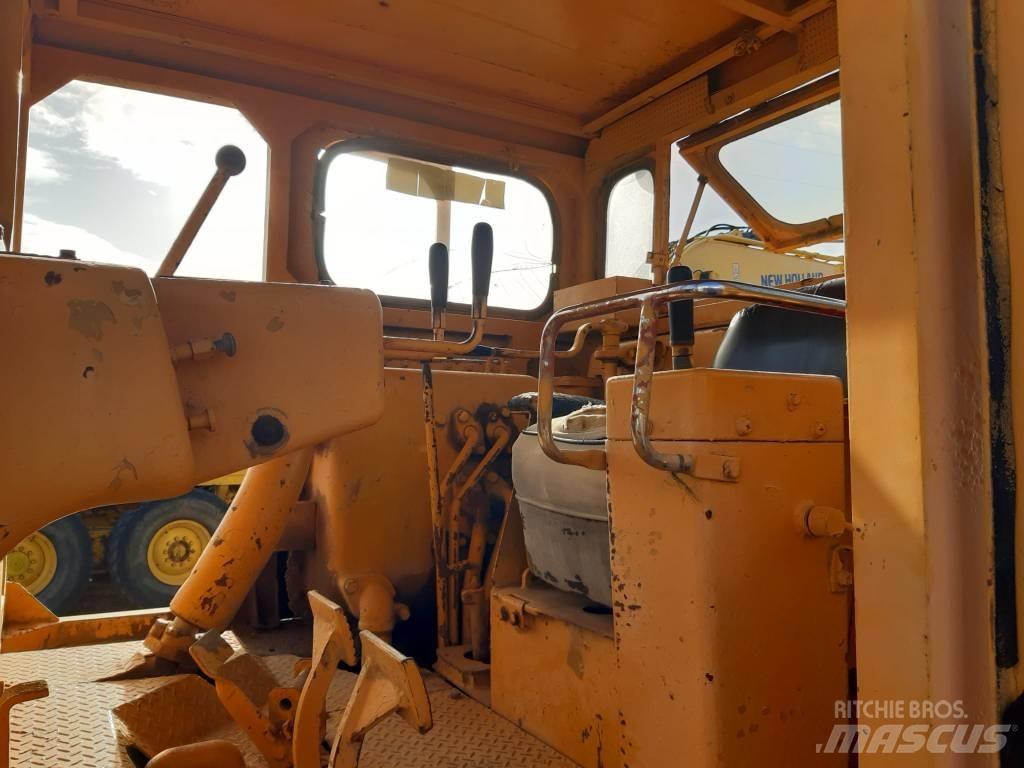 Komatsu D 85 E-12 Dozere Beltegående