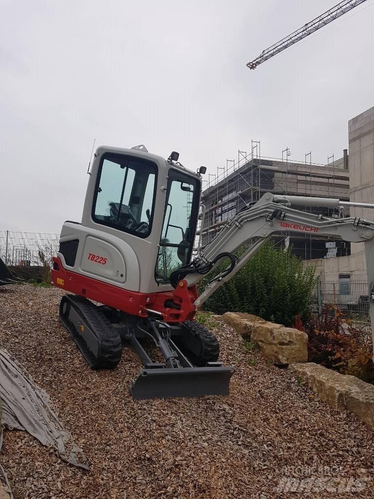 Takeuchi TB225 Minigravere <7t