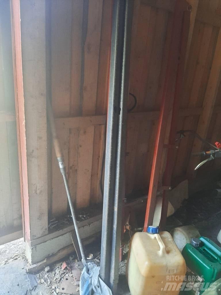 Tuhti Rehulaidat M90 Andre Landbrukshengere