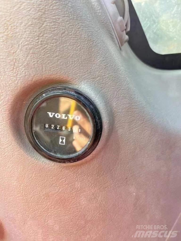 Volvo EC 220 Beltegraver