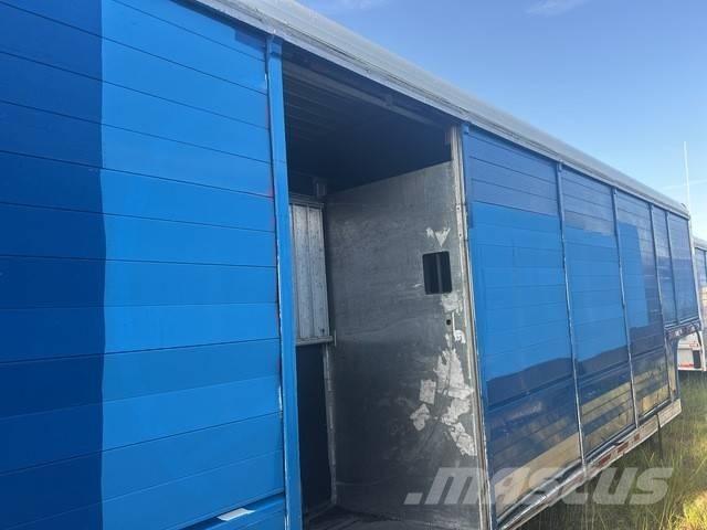 Mickey 16 Bay Bryggeri hengere