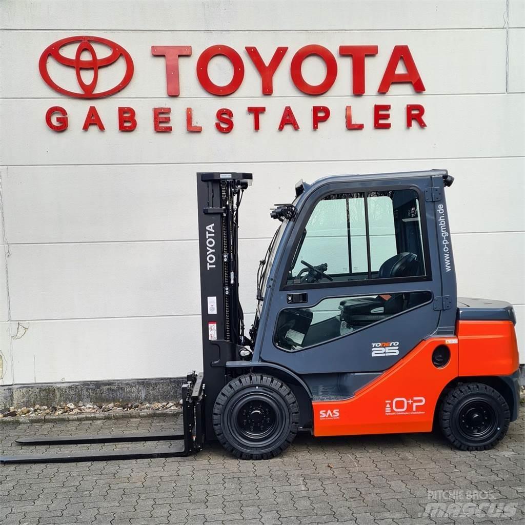 Toyota 52-8FDF25 Diesel Trucker