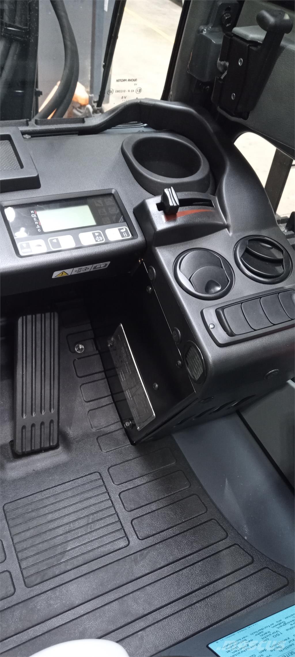 Toyota 52-8FDF25 Diesel Trucker