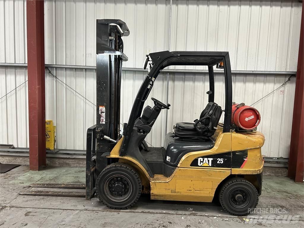 CAT GP25N Propan trucker