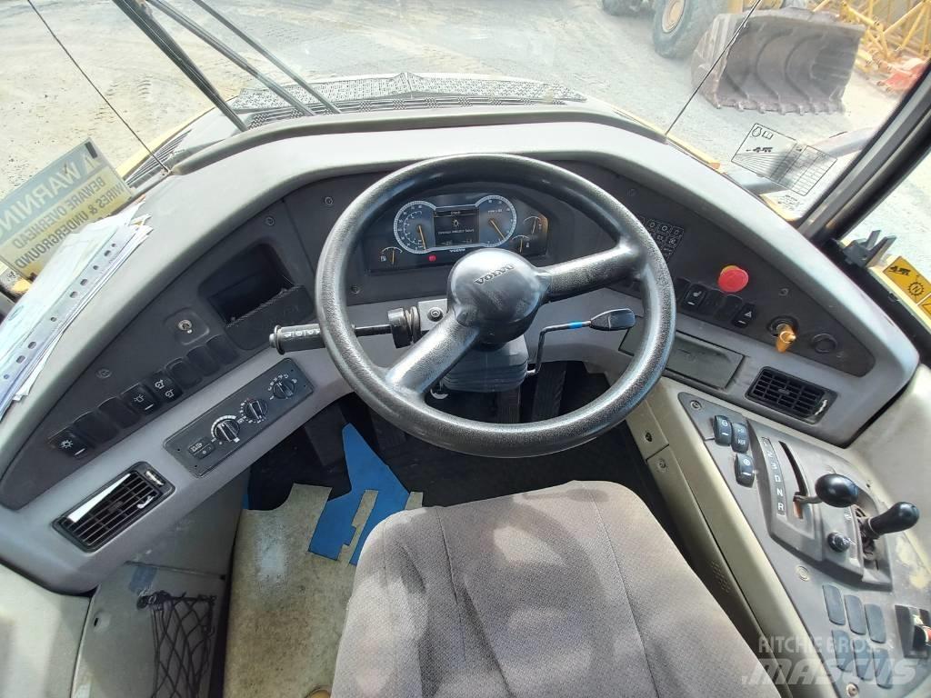 Volvo A40F (Abu dhabi) Rammestyrte Dumpere