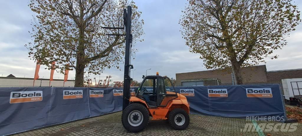 Manitou M30-4 Diesel Trucker