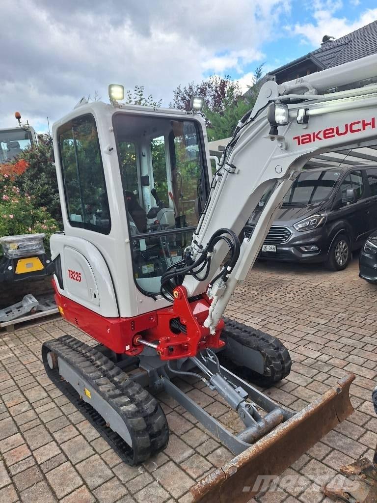 Takeuchi TB 225 Minigravere <7t