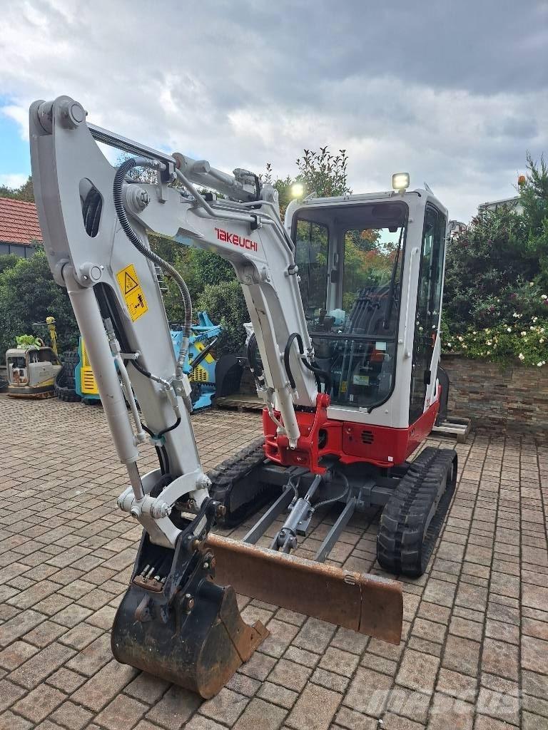 Takeuchi TB 225 Minigravere <7t