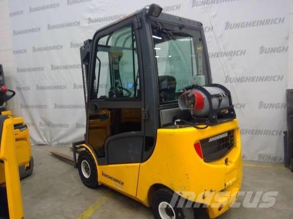 Jungheinrich TFG 320 Propan trucker