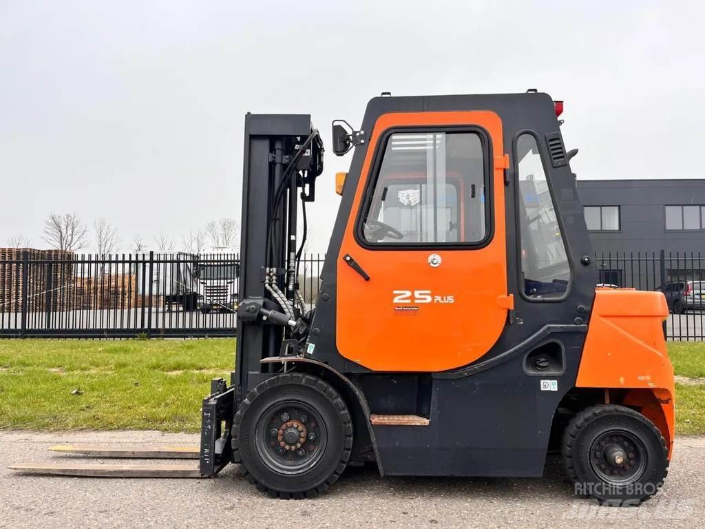 Doosan D25G PLUS Gaffeltrucker - Annet