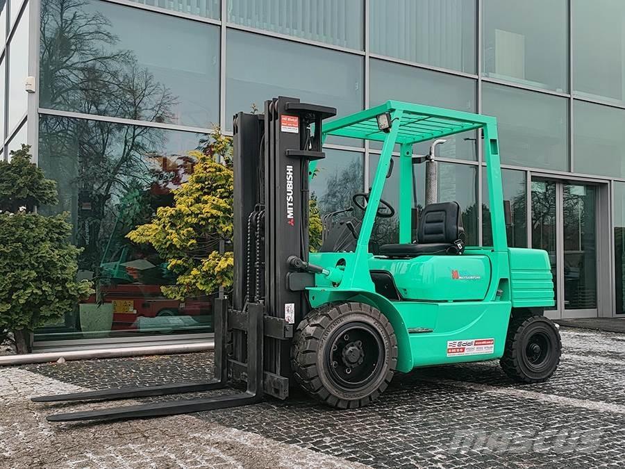 Mitsubishi DP30 Diesel Trucker