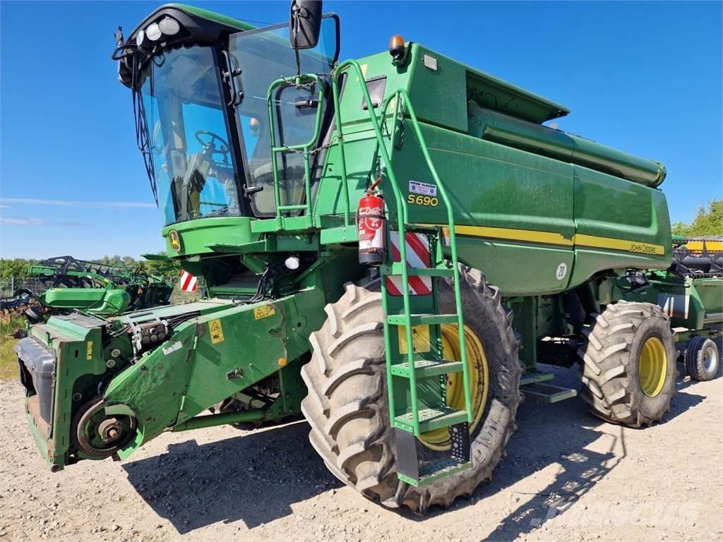 John Deere S690 Skurtreskere