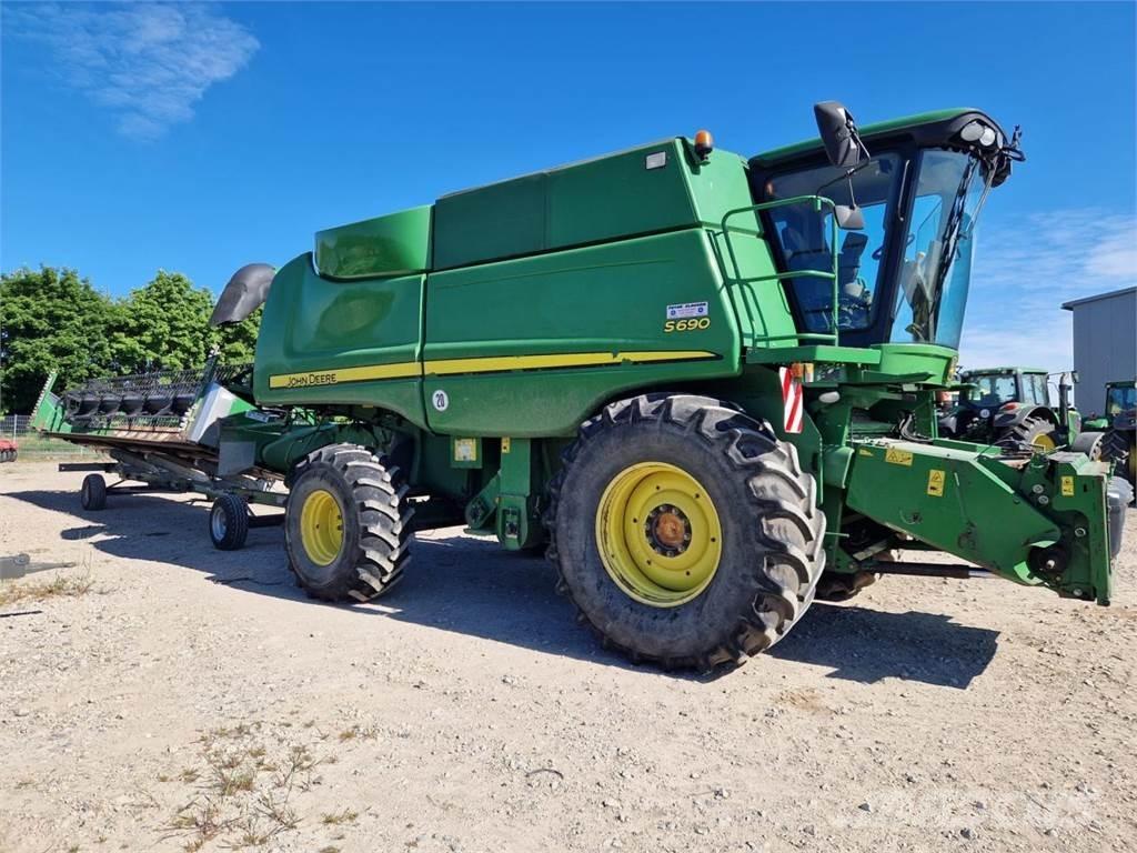 John Deere S690 Skurtreskere
