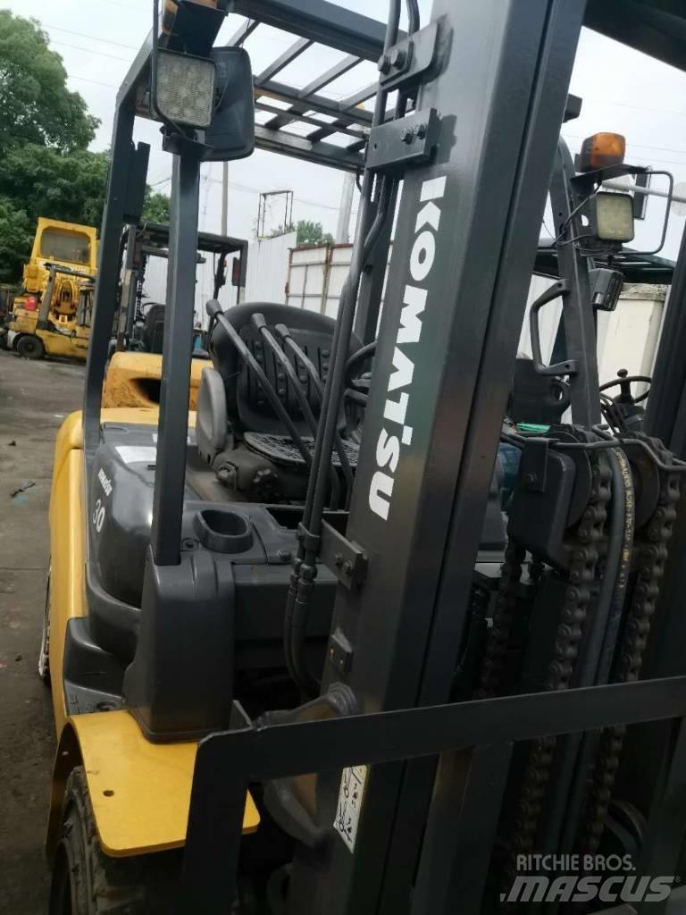 Komatsu 30 Teleskoplastere