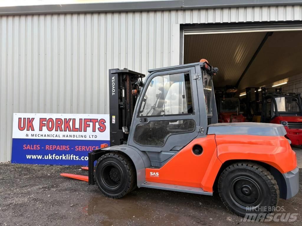 Toyota 8FDF70N Diesel Trucker