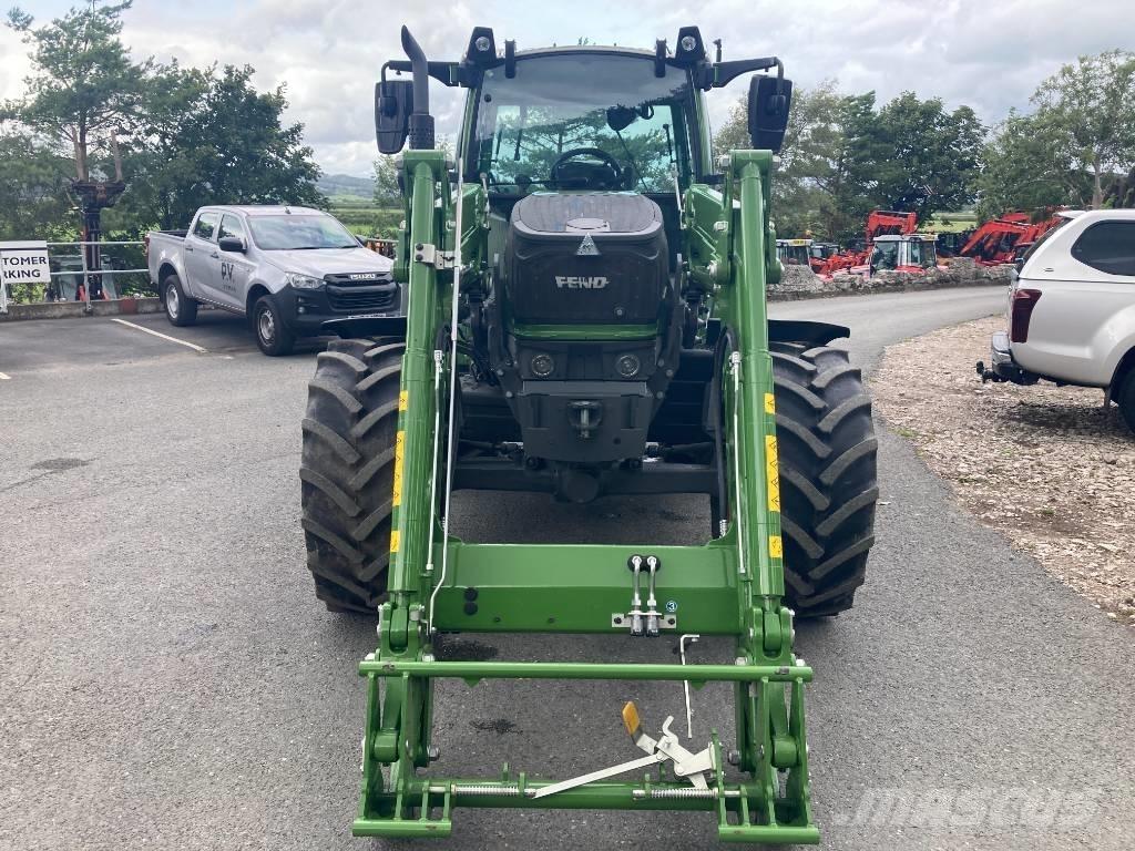 Fendt 211 Traktorer