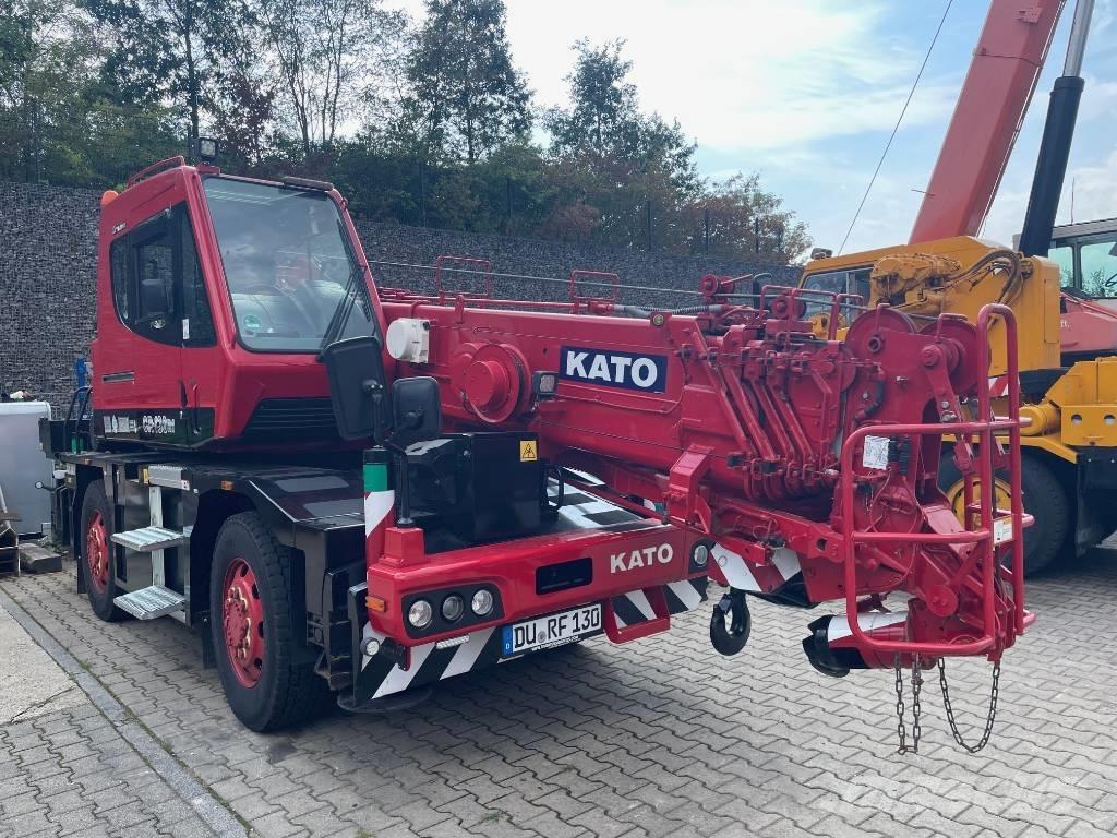 Kato CR-130Rf Røff terreng kraner