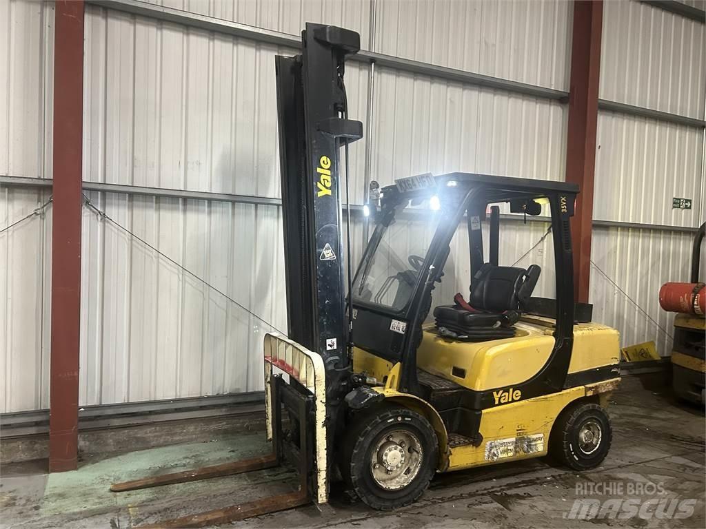 Yale GDP35VX Diesel Trucker