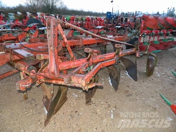 Kverneland 4 Vanlige ploger