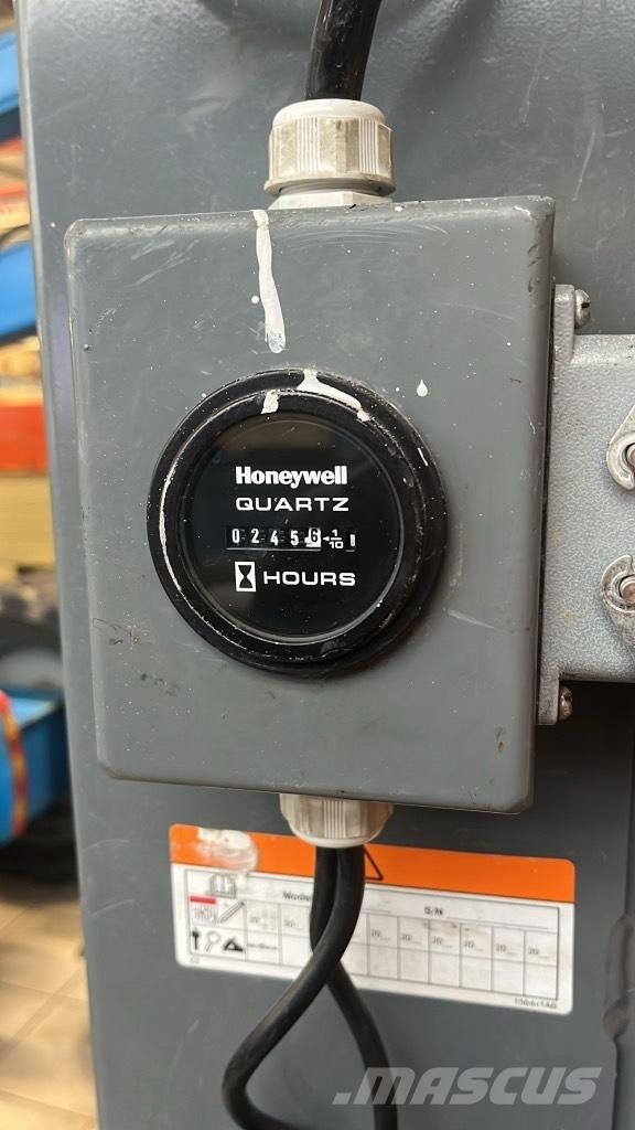 SkyJack SJ 16 Sakselifter