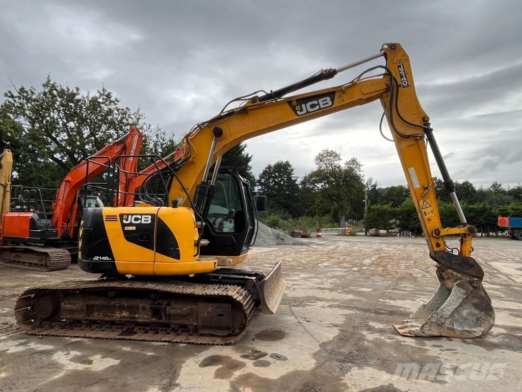 JCB JZ140 with blade Beltegraver