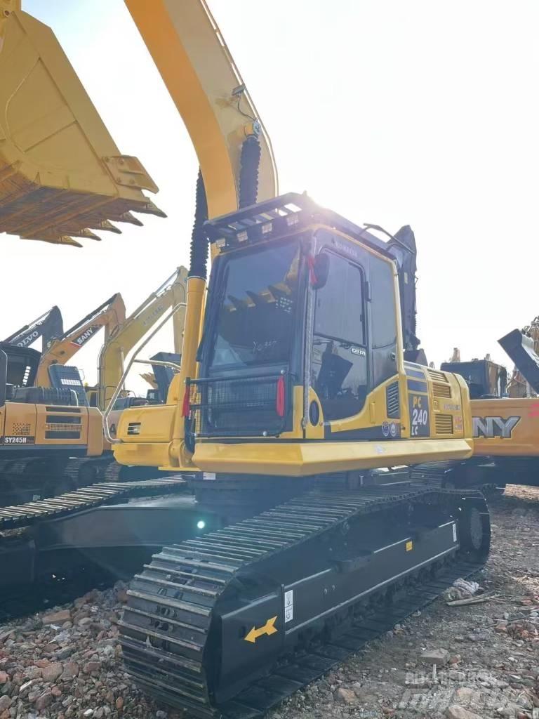 Komatsu 240 LC-8 Beltegraver