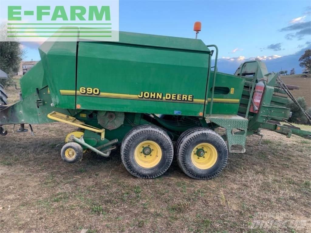 John Deere 690 Firkantpresser