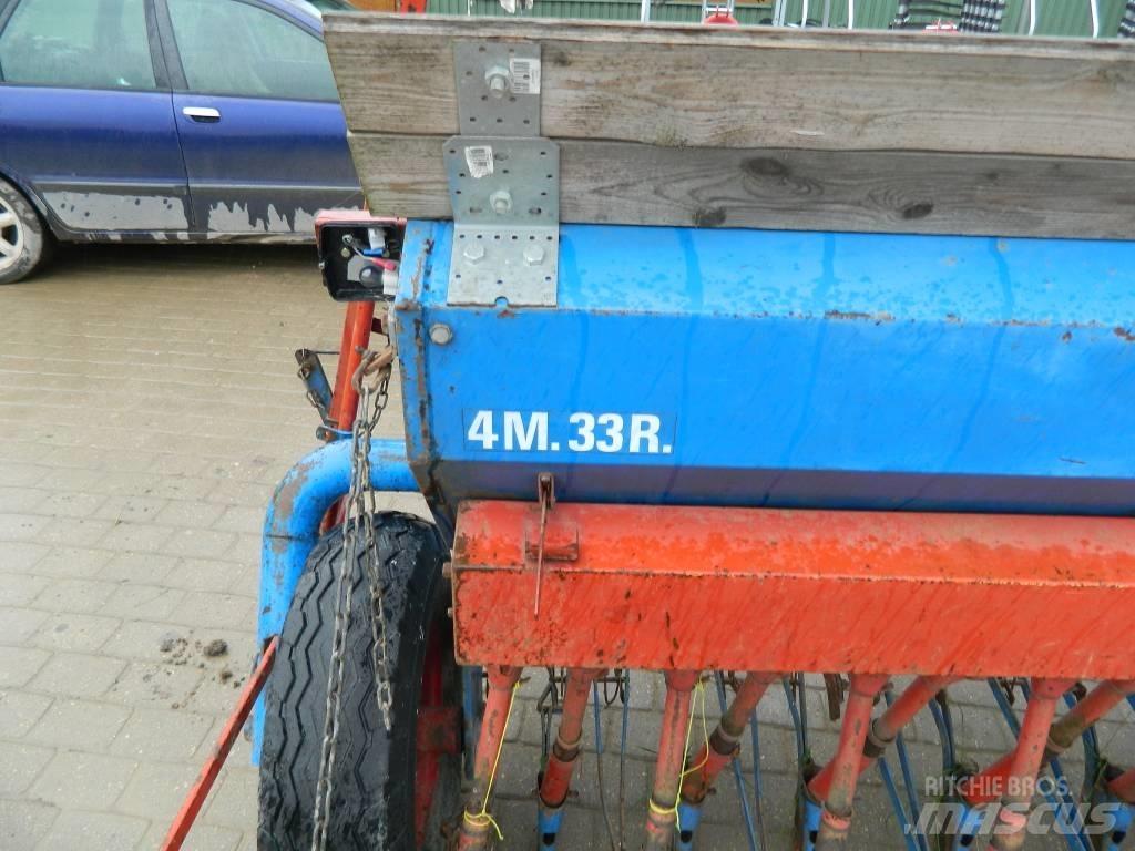 Stegsted 4 Såmaskiner