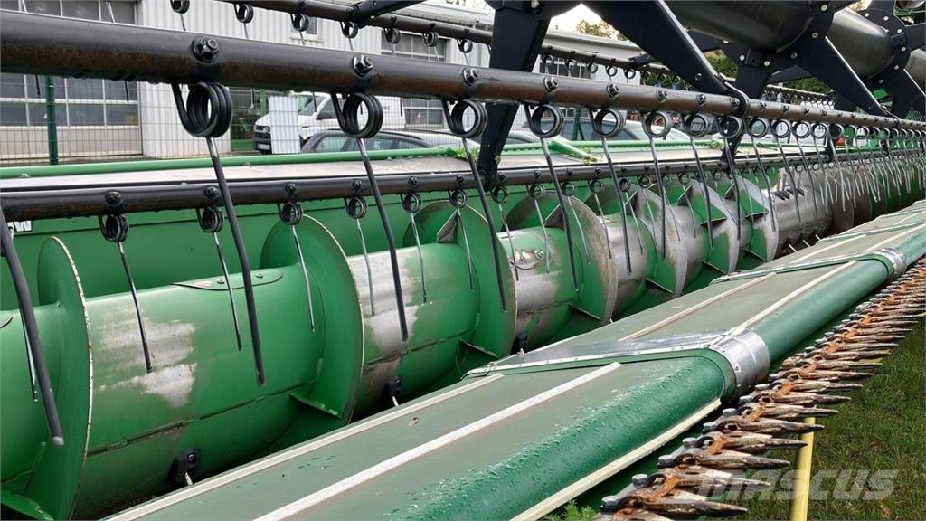 John Deere S680 Skurtreskere