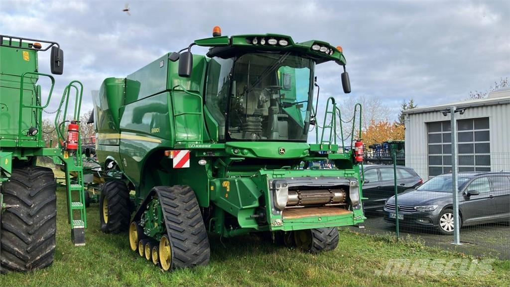 John Deere S680 Skurtreskere
