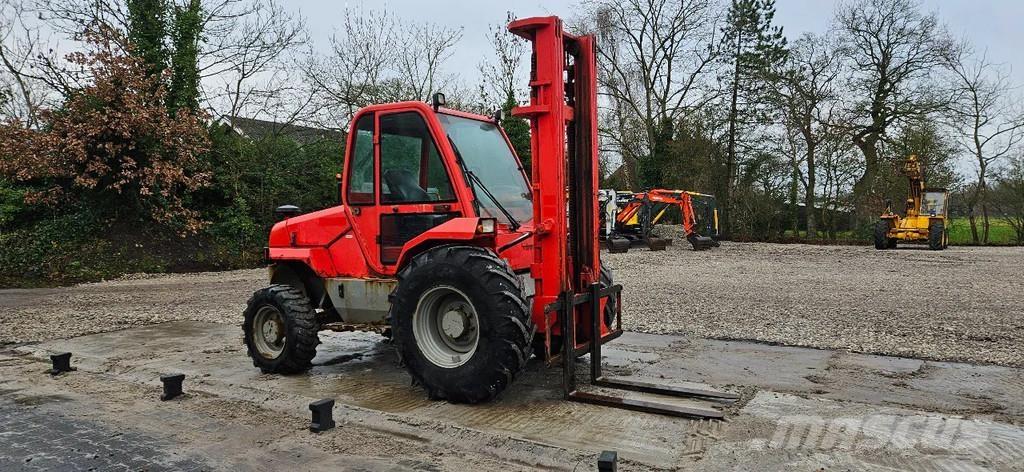 Manitou M26-4 t Terrenggående gaffeltruck