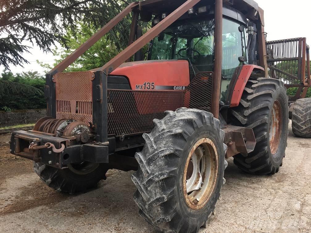 CASE MX 135 Traktor med skogsutstyr