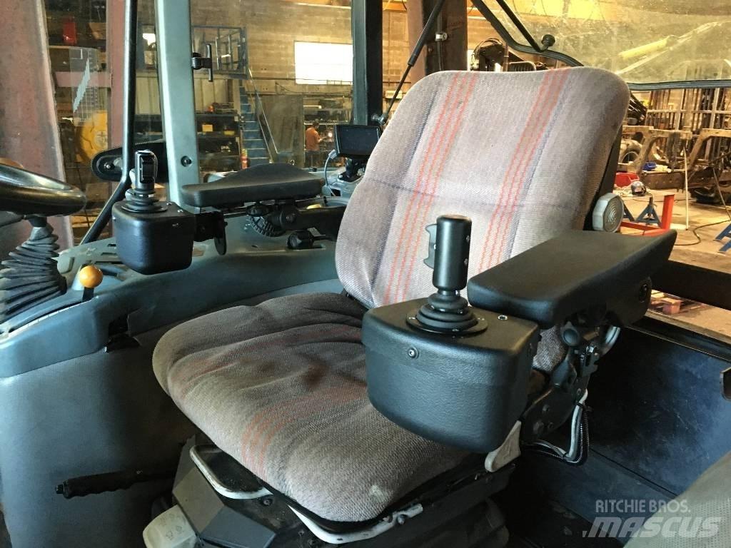 CASE MX 135 Traktor med skogsutstyr