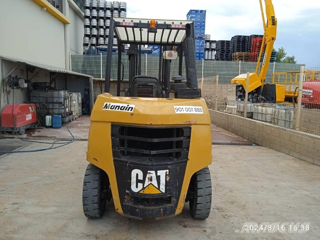 CAT DP 40 Diesel Trucker