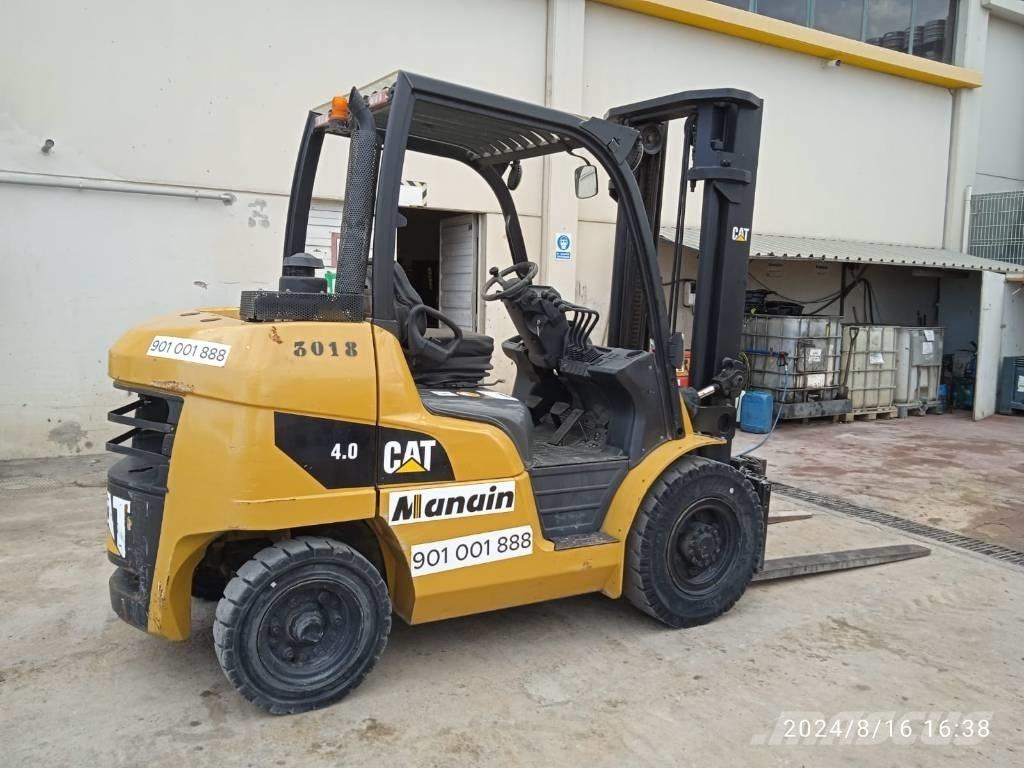 CAT DP 40 Diesel Trucker