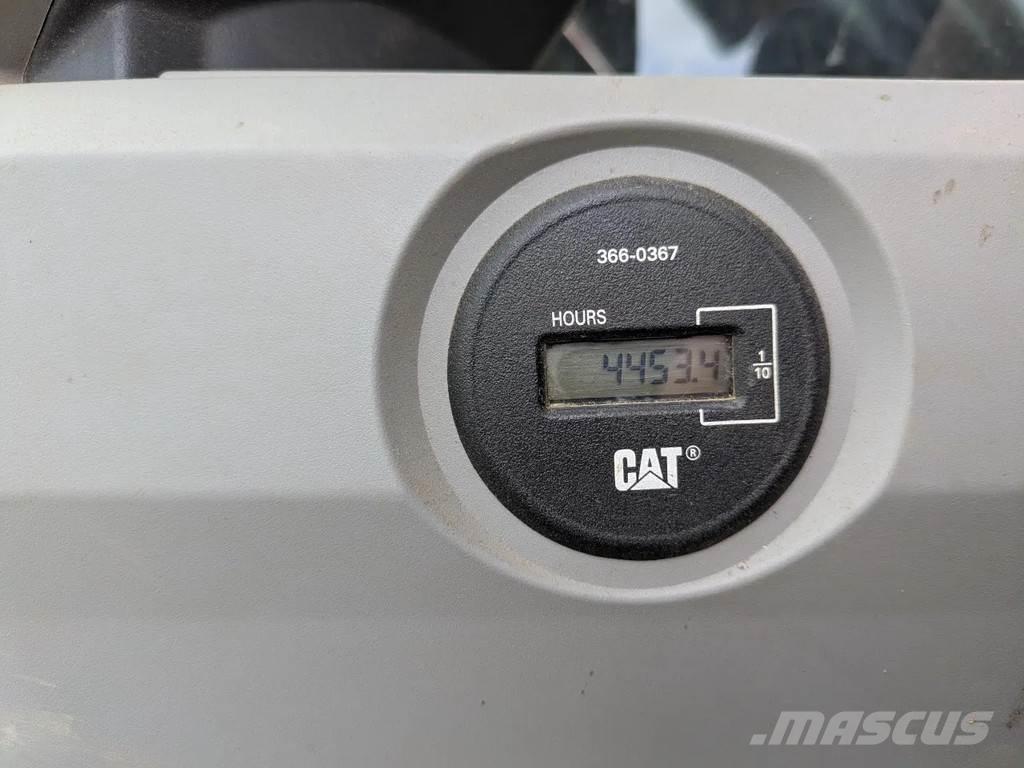 CAT 374F Beltegraver