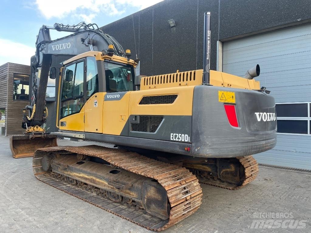 Volvo EC250DL Beltegraver