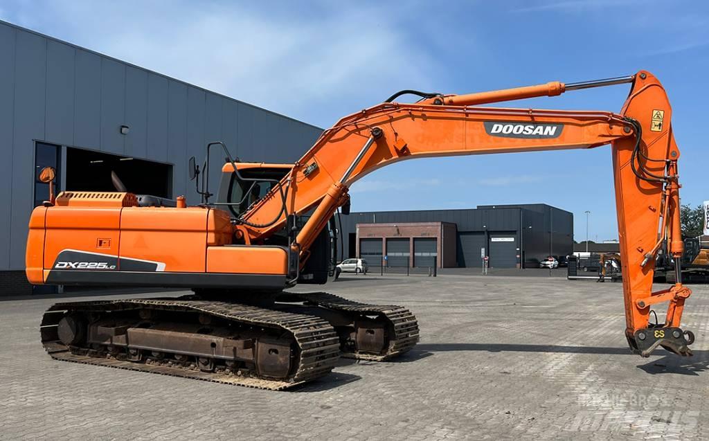 Doosan DX 225 LC-3 Beltegraver
