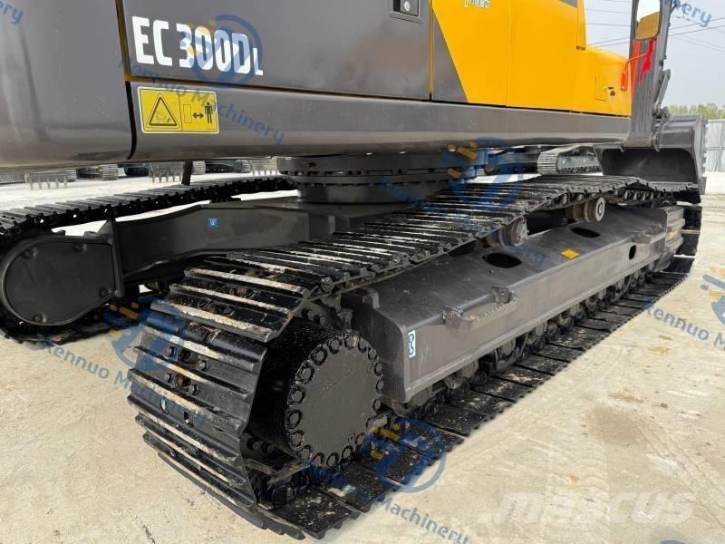 Volvo EC 300 D L Beltegraver