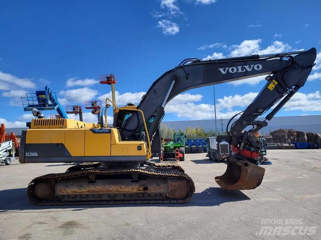 Volvo EC 250 D L Beltegraver
