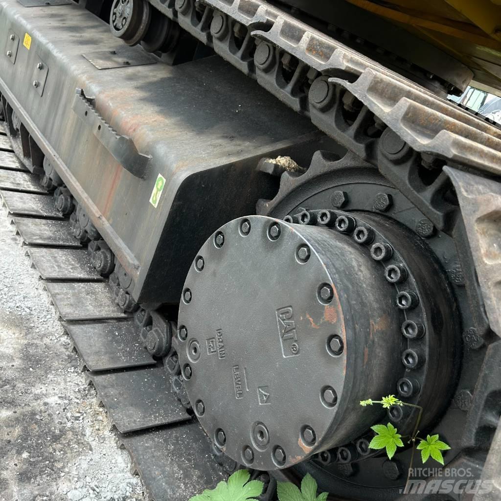 CAT 330D2 Beltegraver