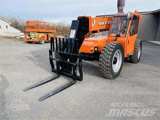 SkyTrak 8042 Teleskoplastere
