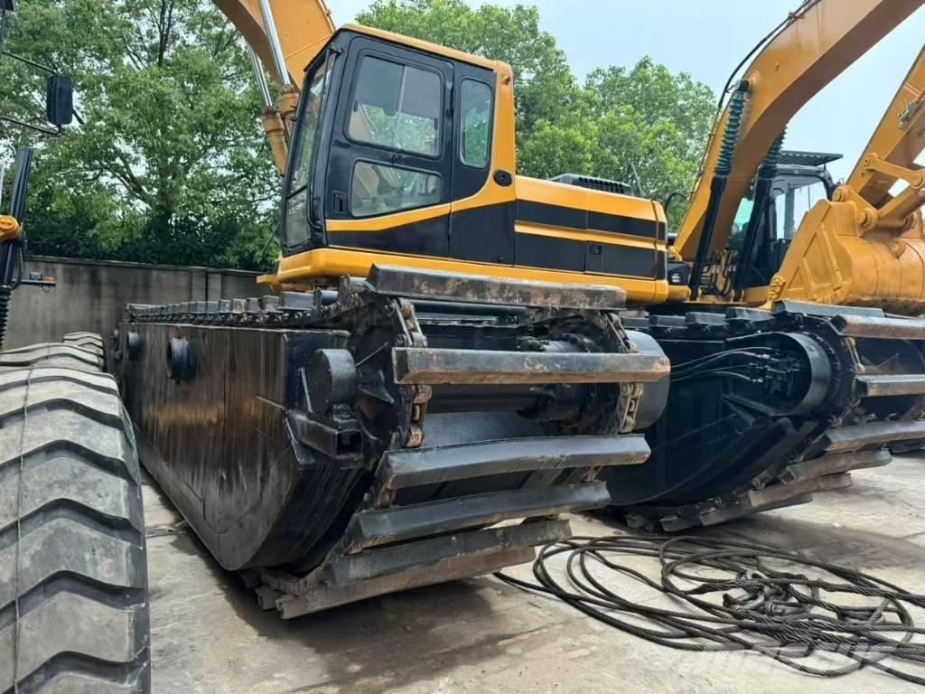 CAT 320 B Amfibiske Gravemaskiner