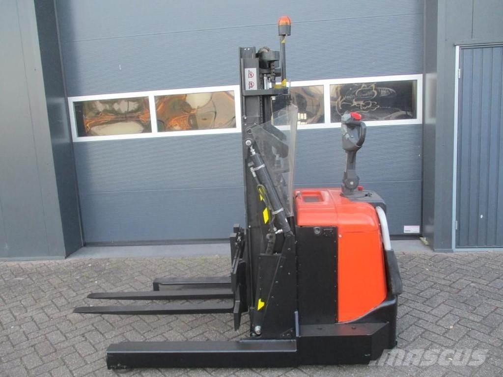 BT SPE 120 XRD Reachstackere