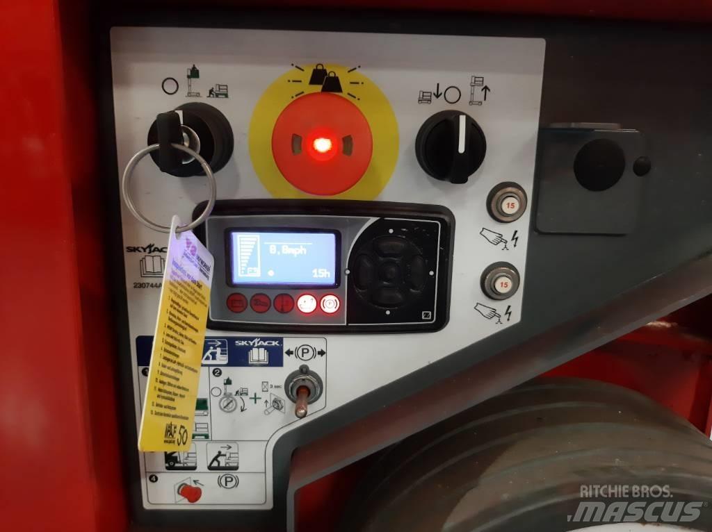 SkyJack SJ12 E Personløftere